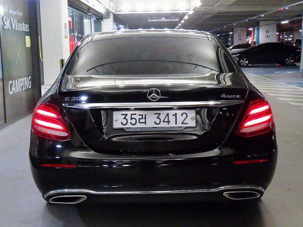 Mercedes Benz E class - Vista 5