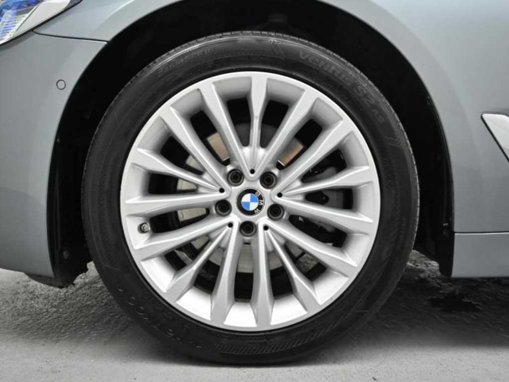 BMW 5 Series - Vista 5