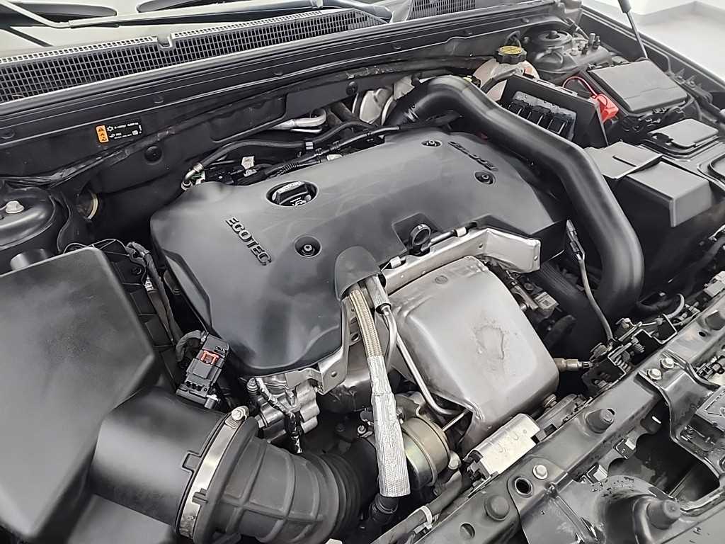 Chevrolet Malibu - Vista 5