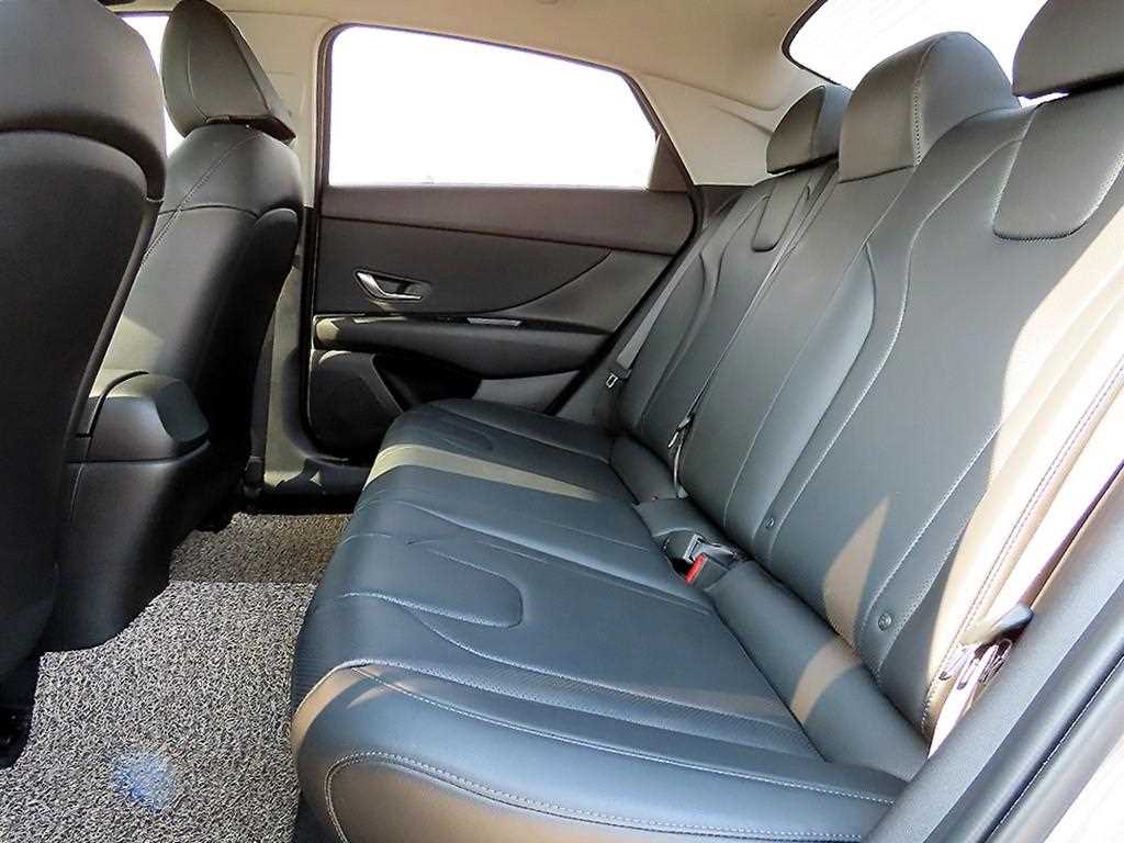 HYUNDAI Avante - Vista 6