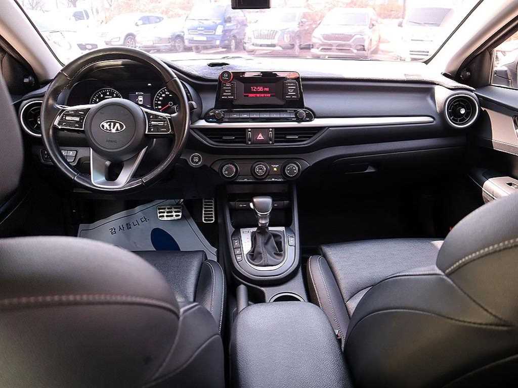 KIA K3 - Vista 5