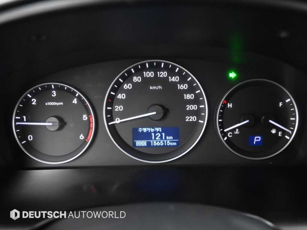 HYUNDAI Starex - Vista 8