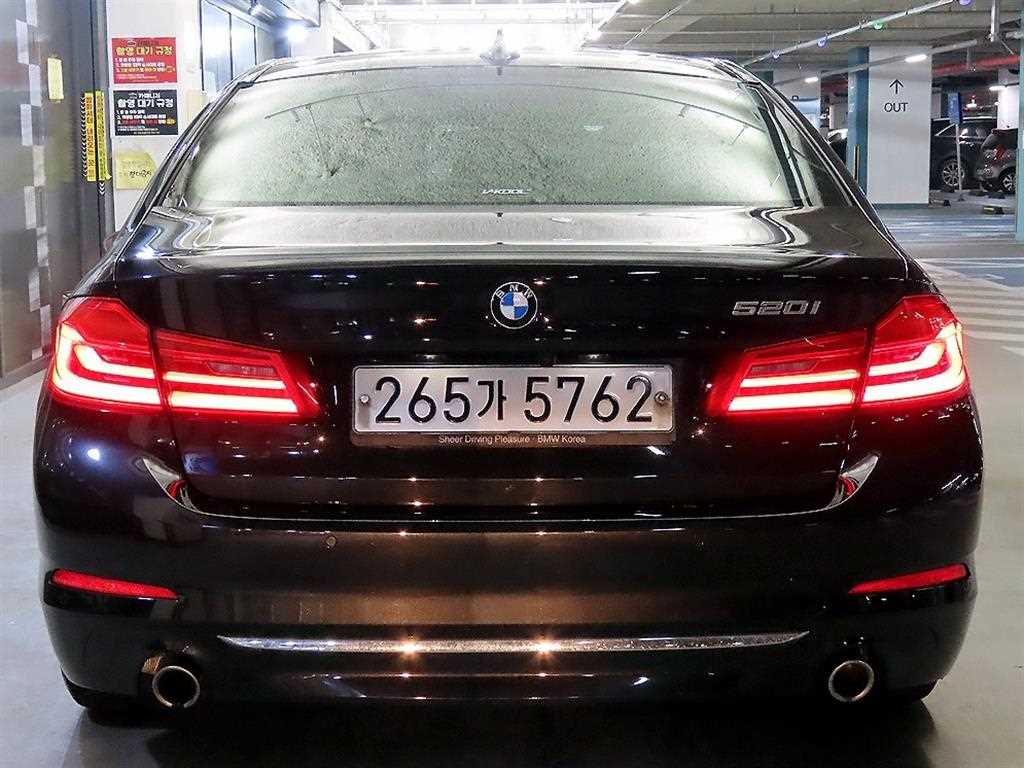 BMW 5 Series - Vista 5