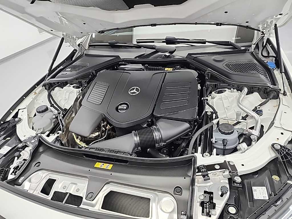 Mercedes Benz E class - Vista 5