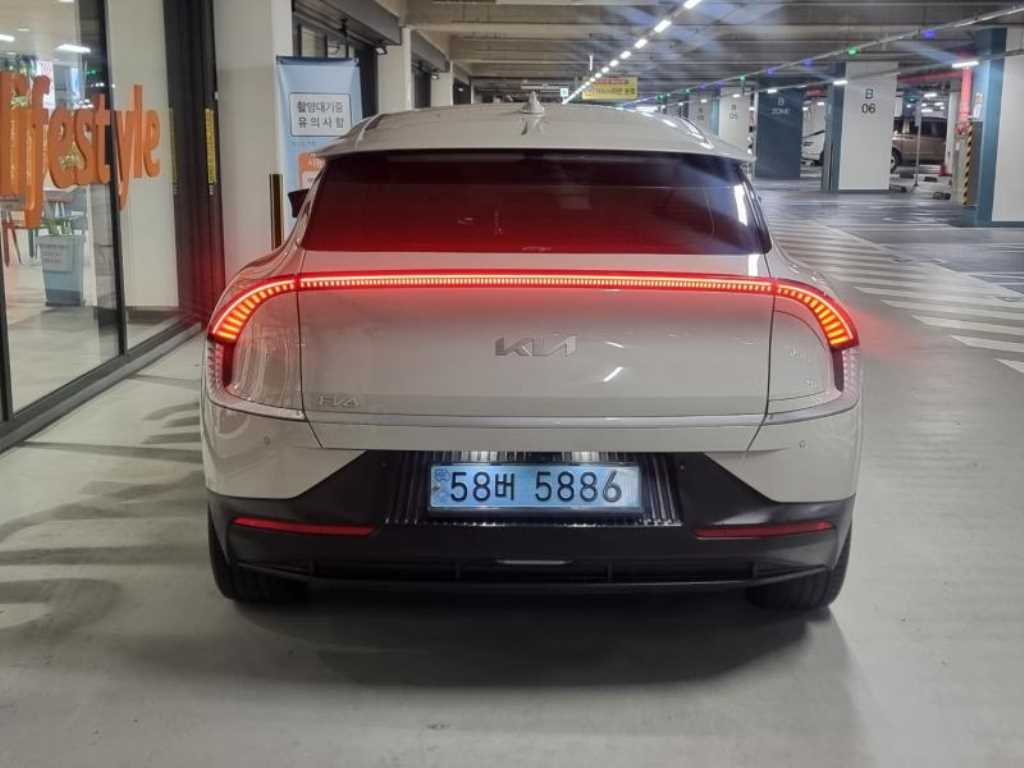 KIA EV6 - Vista 5