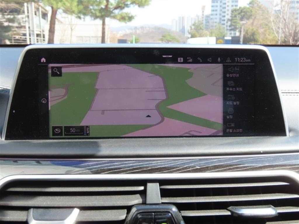 BMW 7 Series - Vista 8