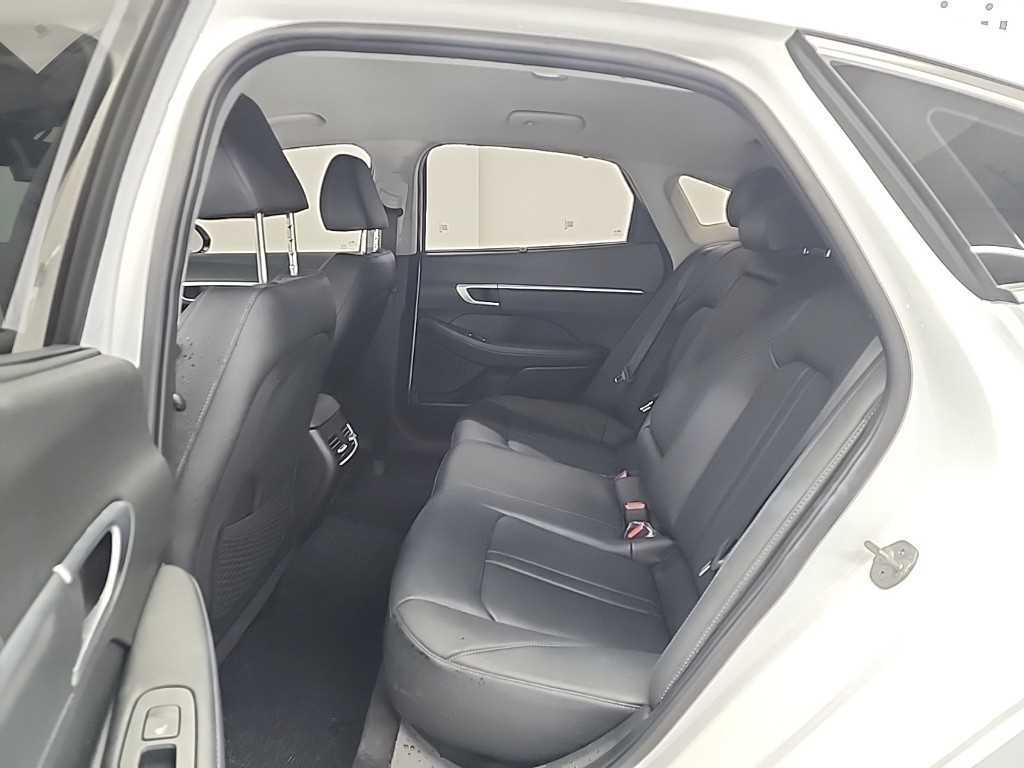 HYUNDAI Sonata - Vista 12