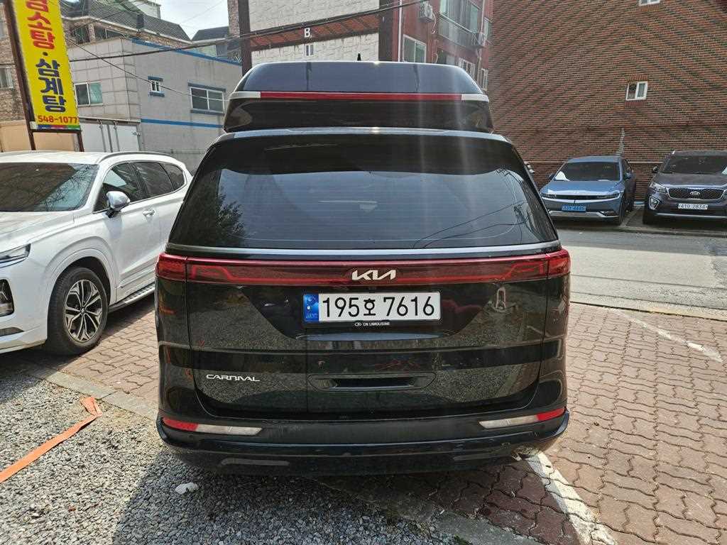 KIA Carnival - Vista 4