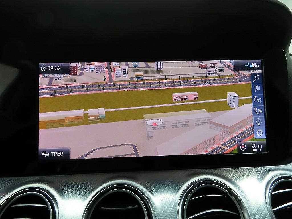 Mercedes Benz E class - Vista 9