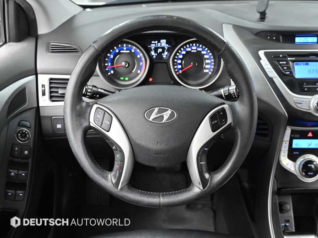 HYUNDAI Avante 2011 Blanco - Importación desde Corea - HF Imports Iquique - Foto 13