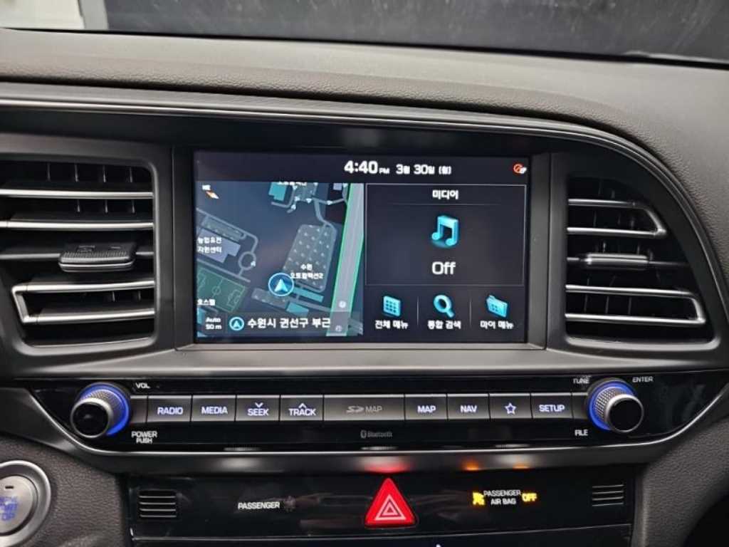 HYUNDAI Avante - Vista 9