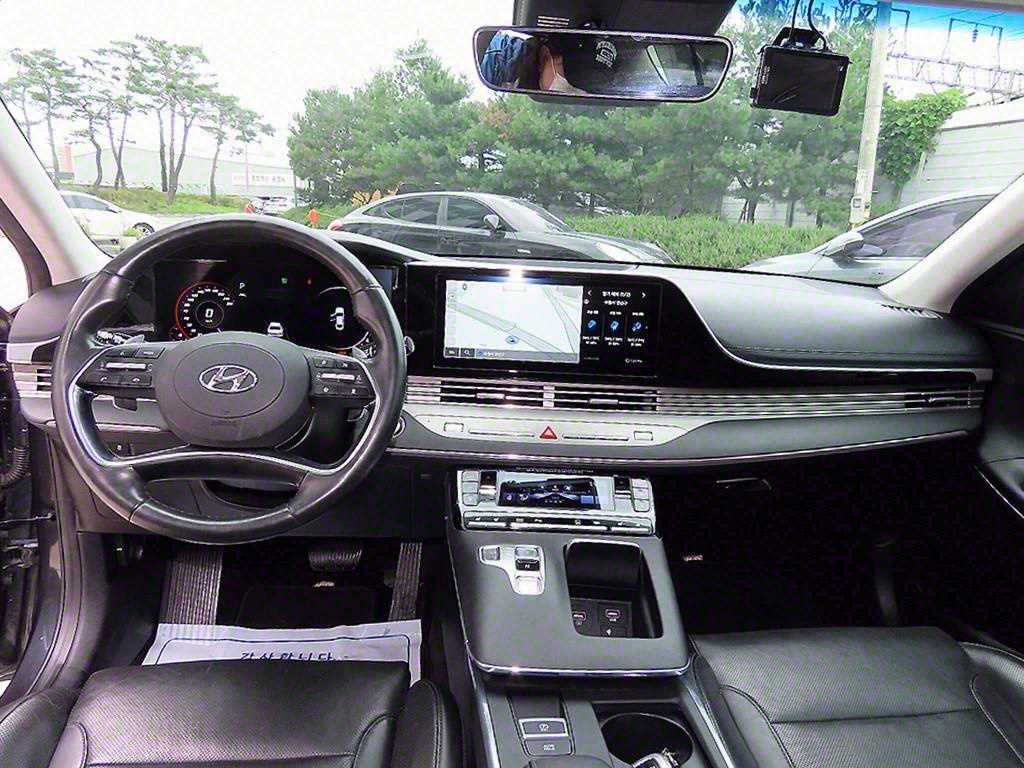 HYUNDAI Grandeur - Vista 7