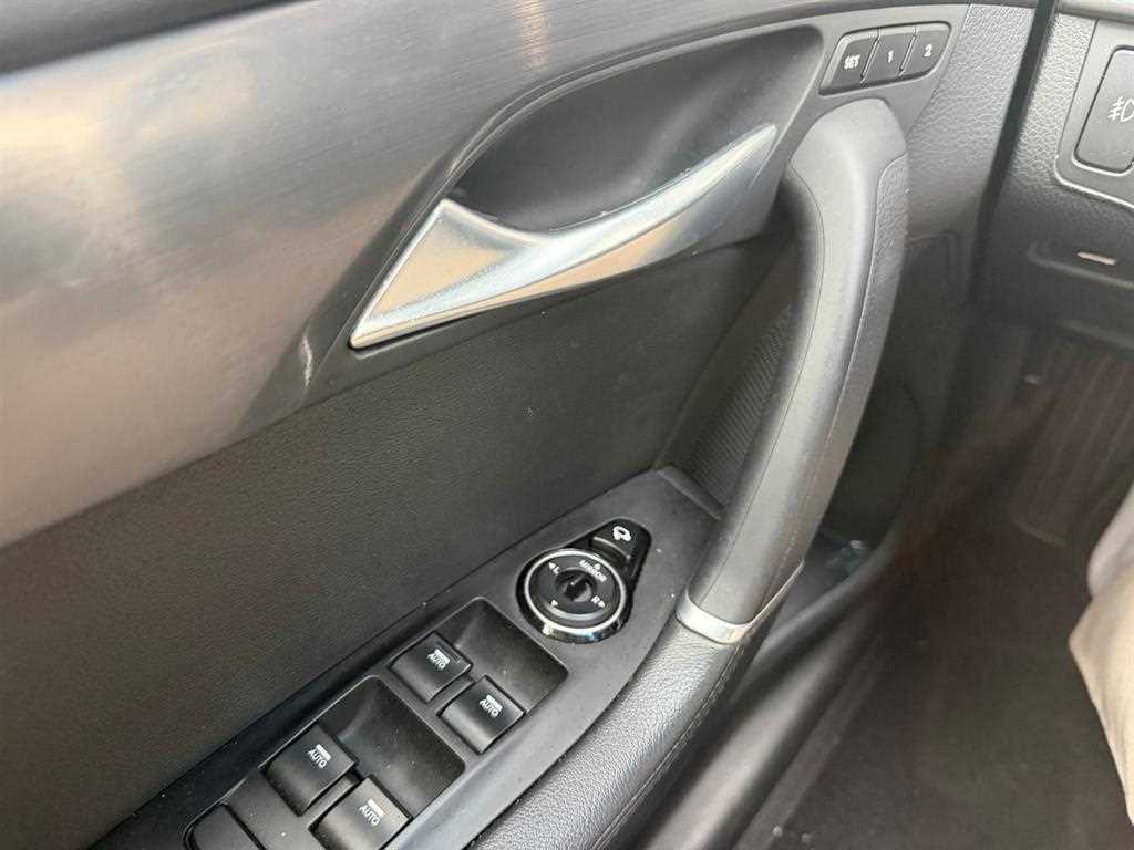 HYUNDAI i40 - Vista 12