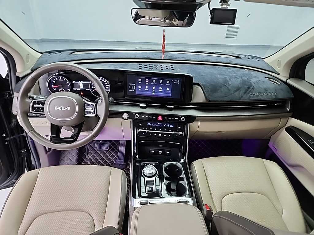 KIA Carnival - Vista 7