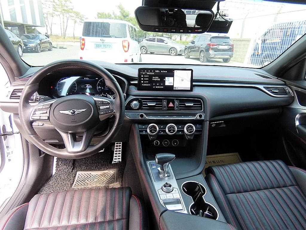 Genesis G70 - Vista 7