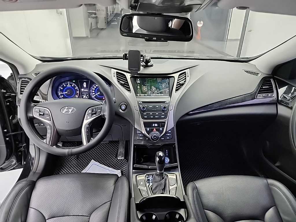 HYUNDAI Grandeur - Vista 7