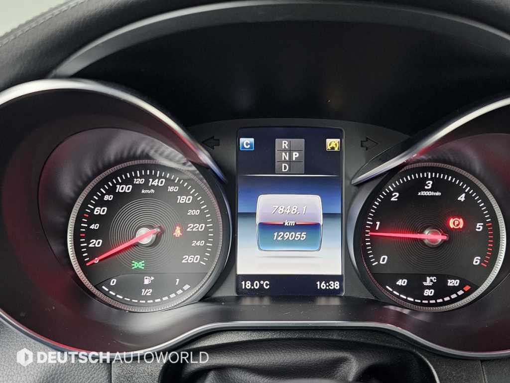 Mercedes Benz GLC Class - Vista 8