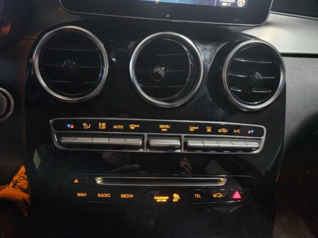 Mercedes Benz GLC Class - Vista 11