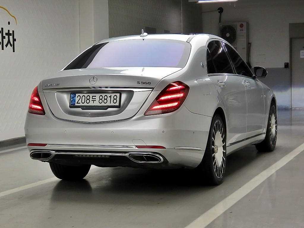 Mercedes Benz S Class - Vista 4