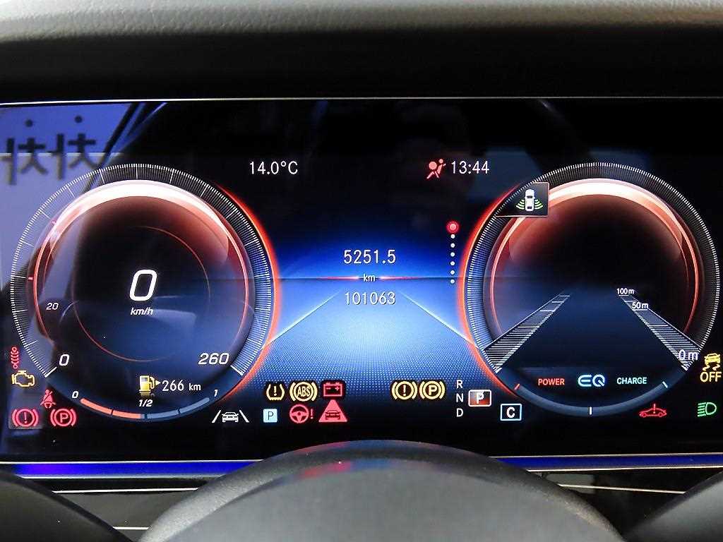 Mercedes Benz E class - Vista 8