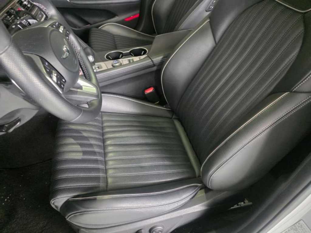 Genesis G70 - Vista 7