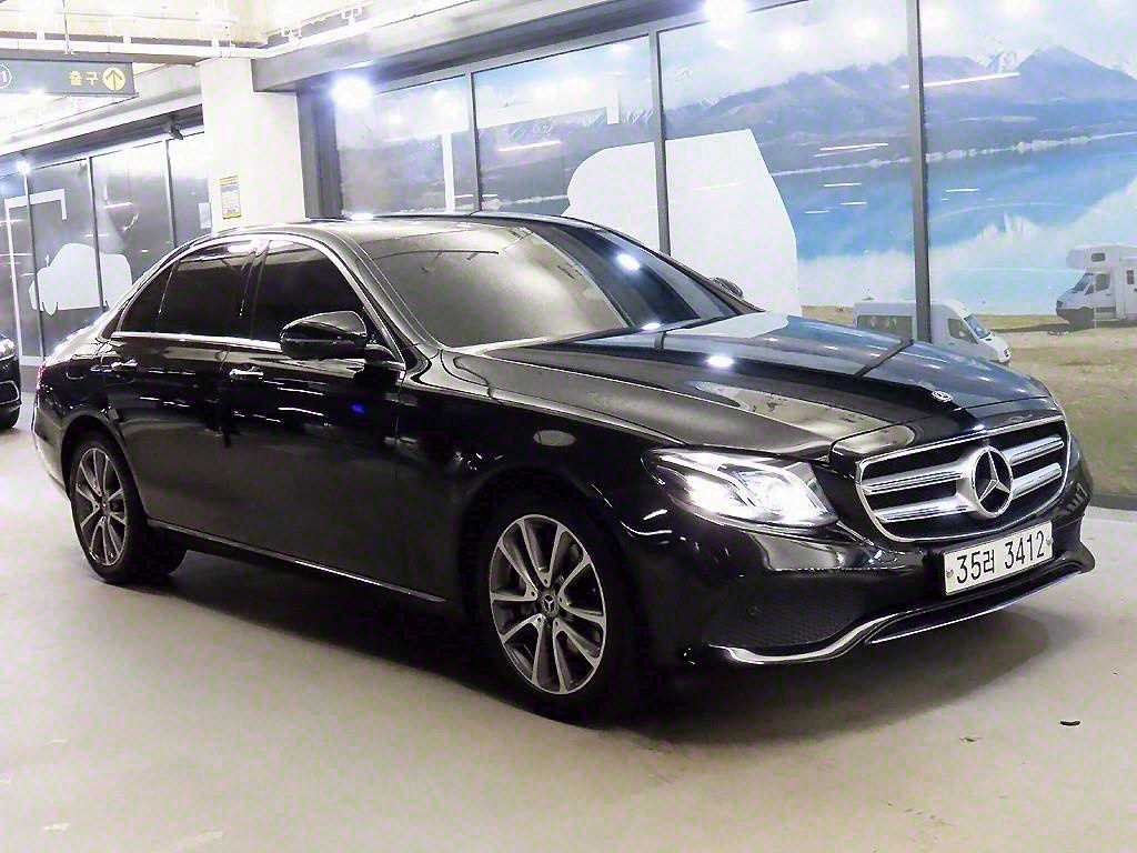 Mercedes Benz E class 2019 Negro - Importación desde Corea - HF Imports Iquique - Foto 1
