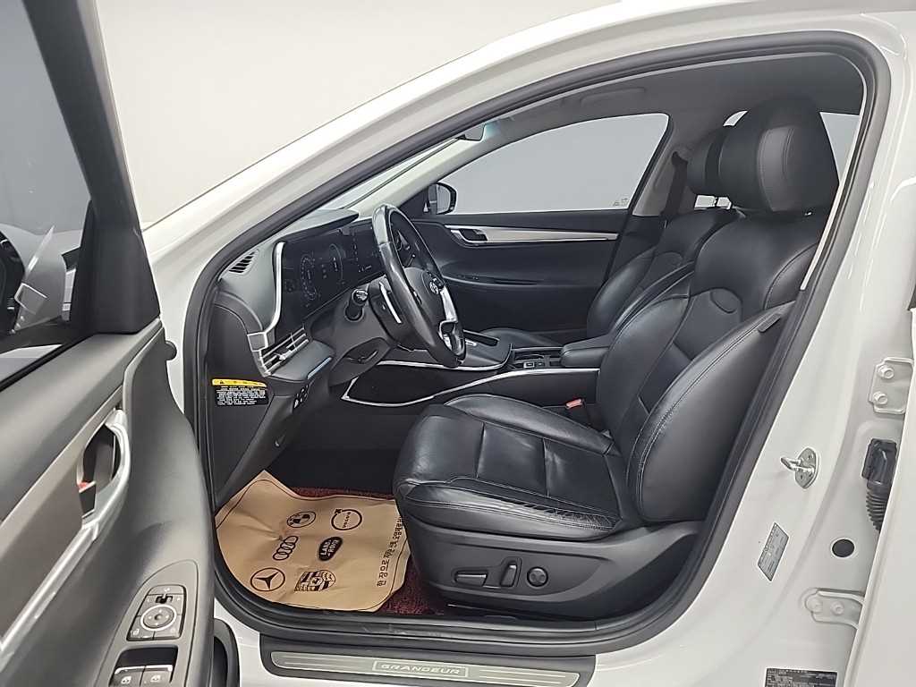 HYUNDAI Grandeur - Vista 11