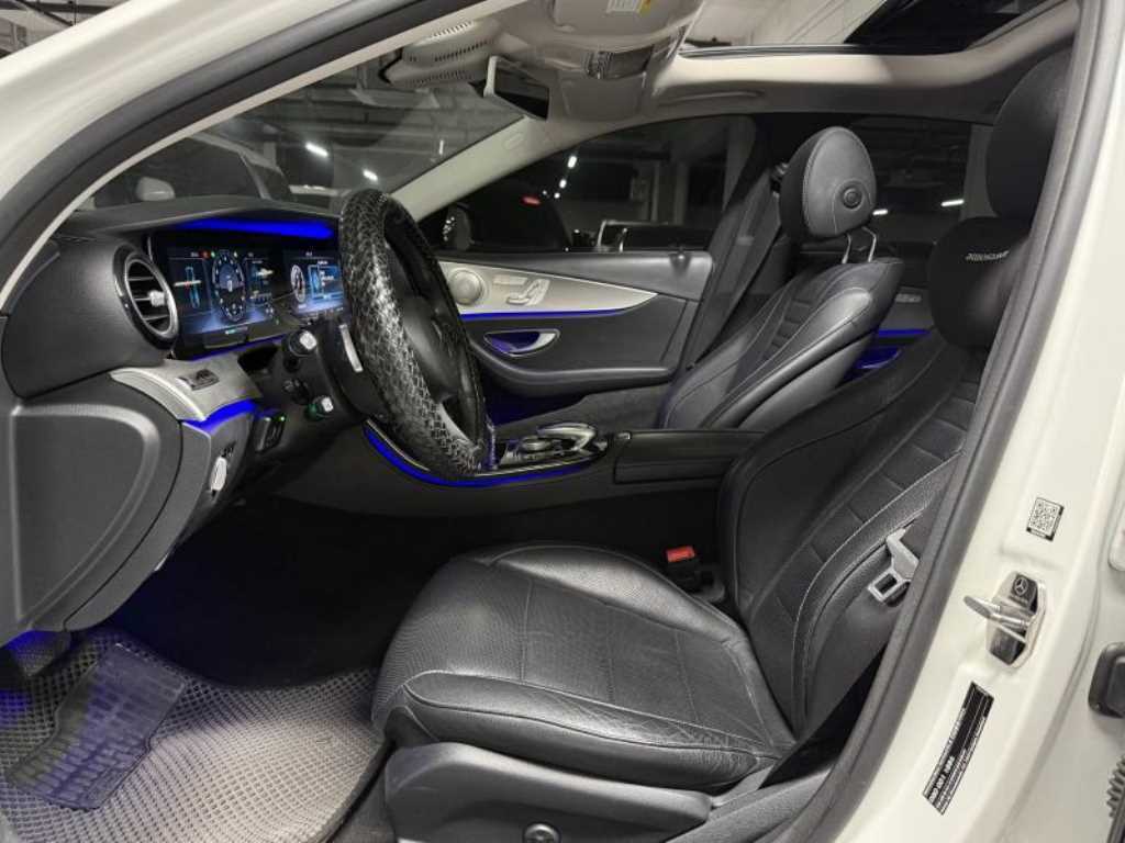 Mercedes Benz E class - Vista 12