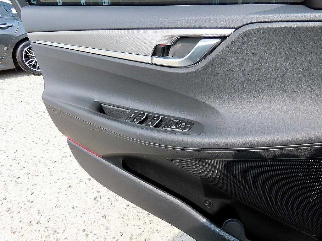 HYUNDAI Grandeur - Vista 11