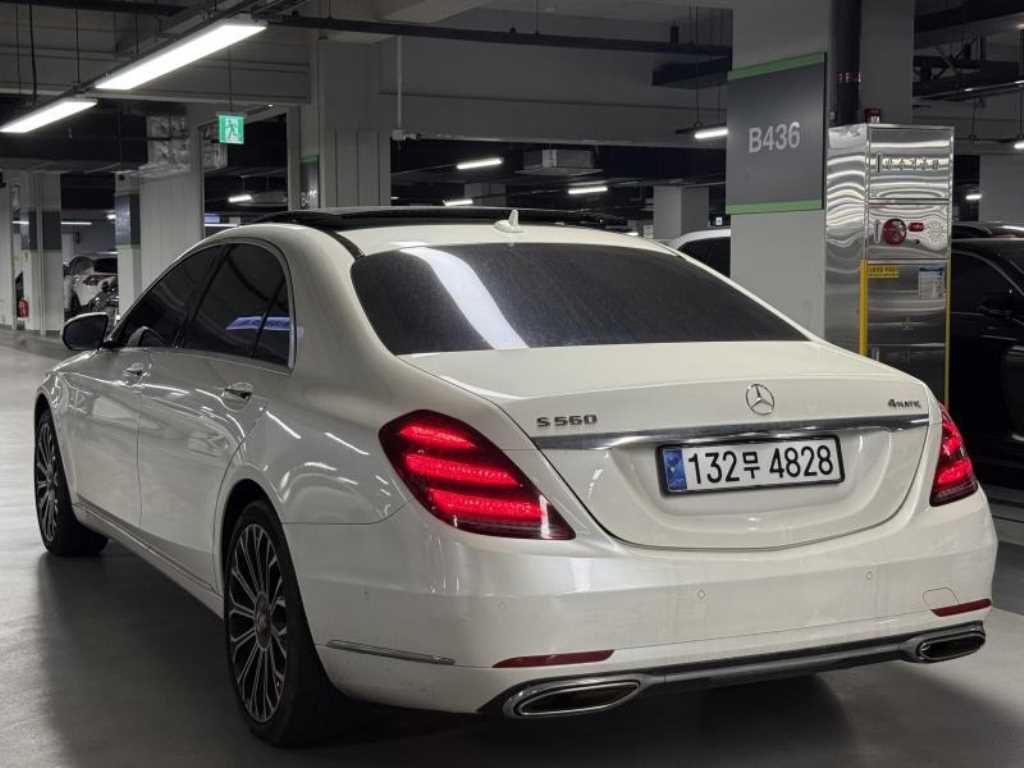Mercedes Benz S Class - Vista 5