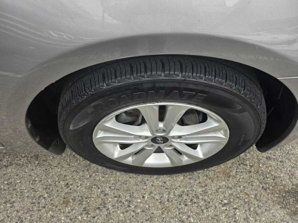 HYUNDAI Sonata - Vista 11