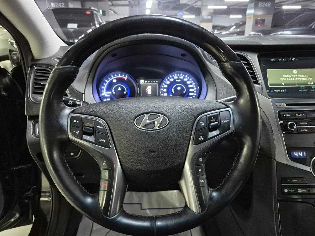 HYUNDAI Grandeur - Vista 7