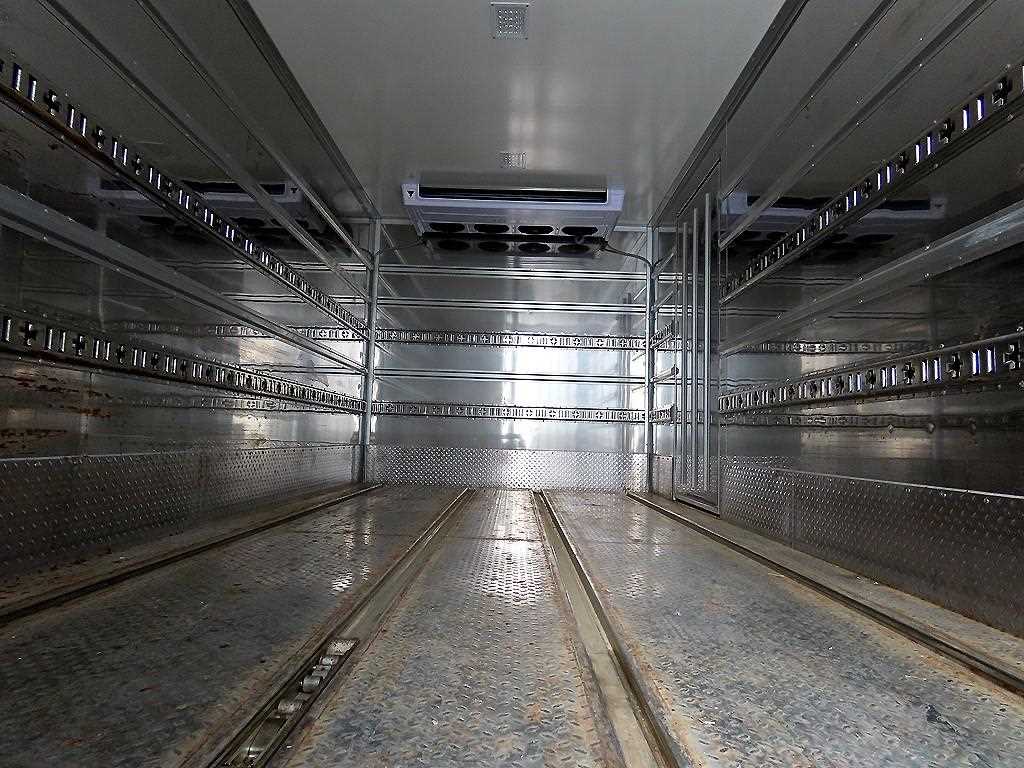 medium and large cargo truck - Vista 5