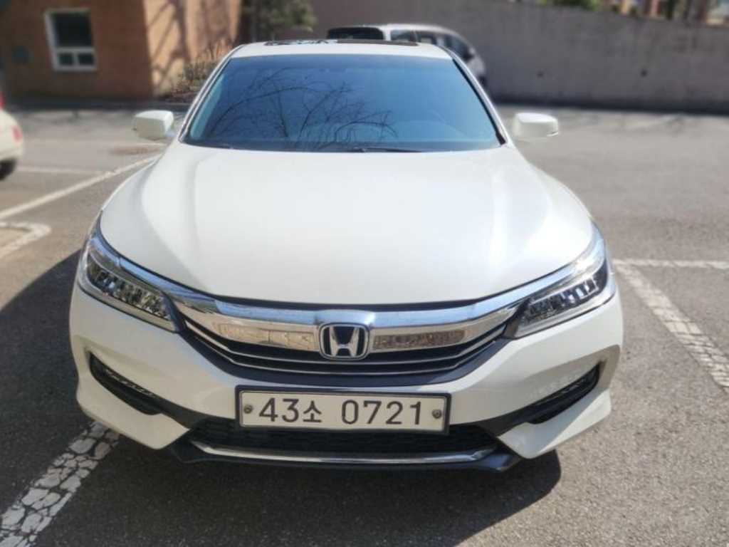 Honda Accord - Vista 2