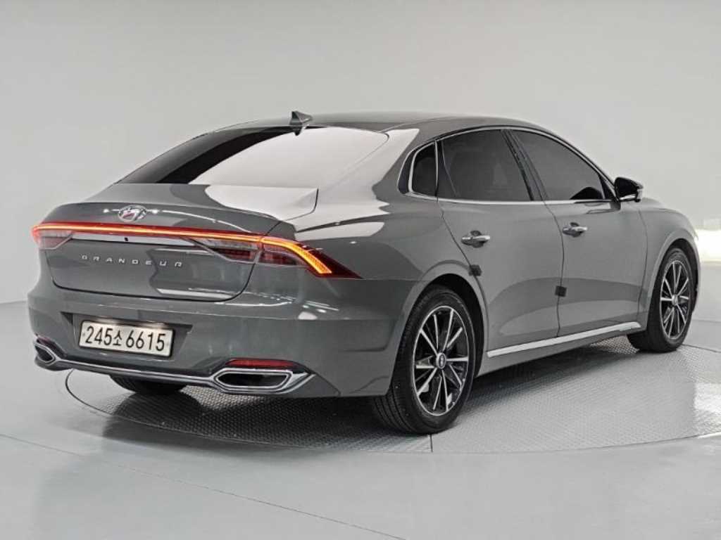 HYUNDAI Grandeur - Vista 4