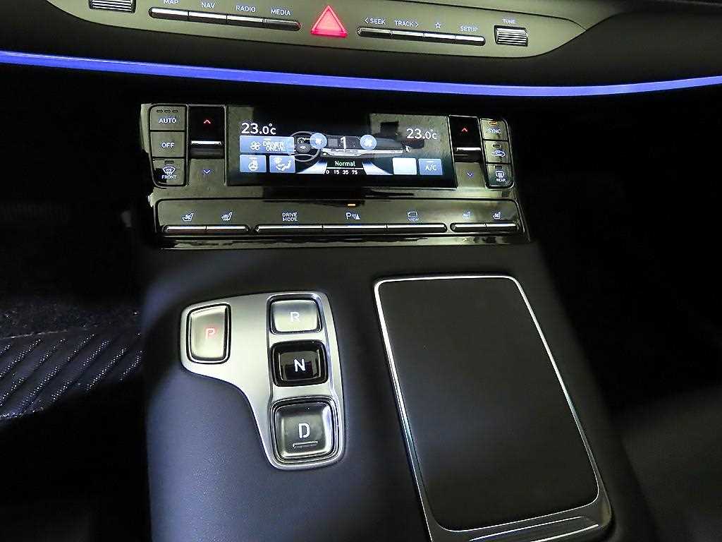 HYUNDAI Grandeur - Vista 12