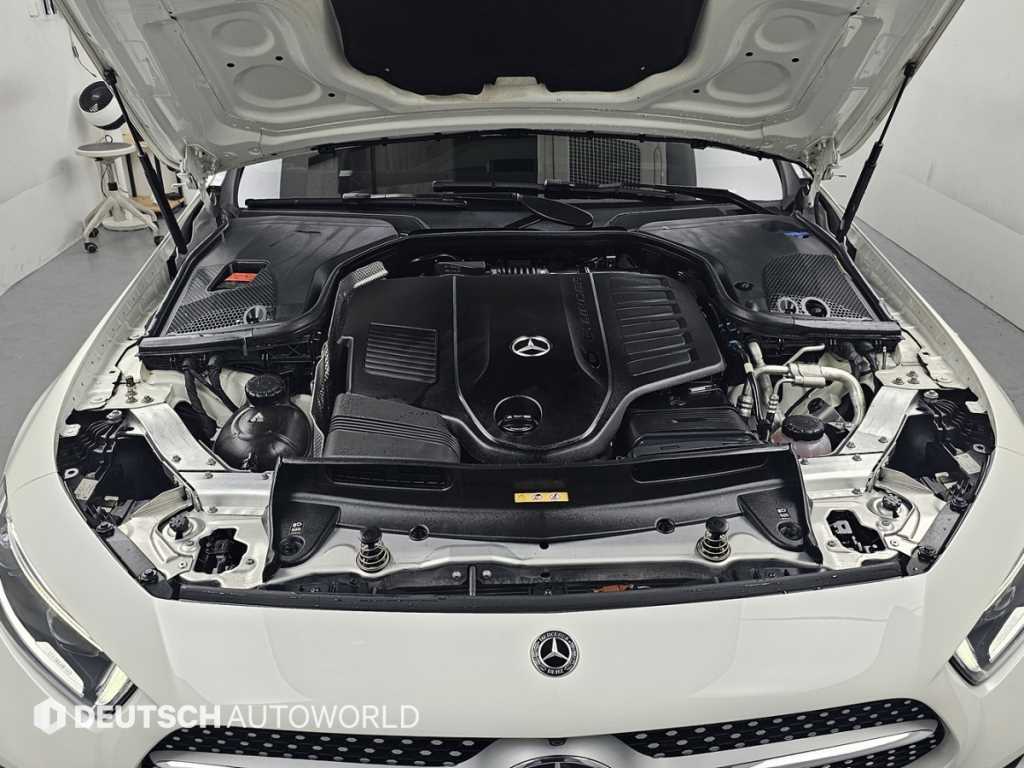 Mercedes Benz CLS Class - Vista 6