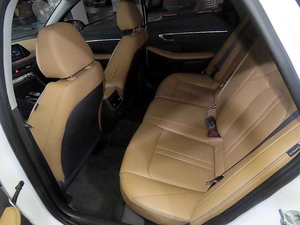 HYUNDAI Sonata - Vista 7