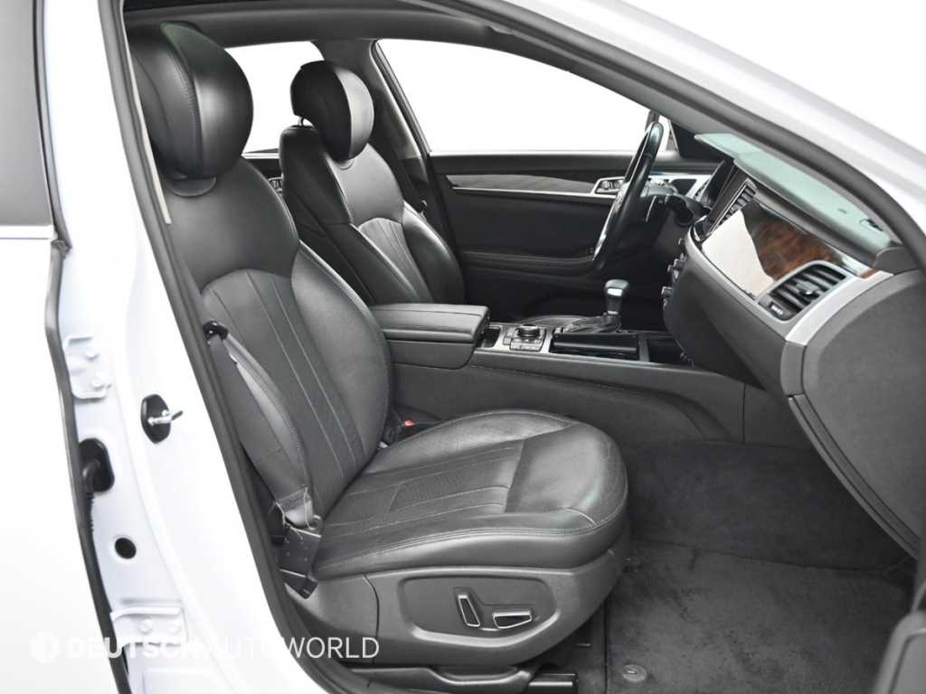 HYUNDAI Genesis - Vista 10