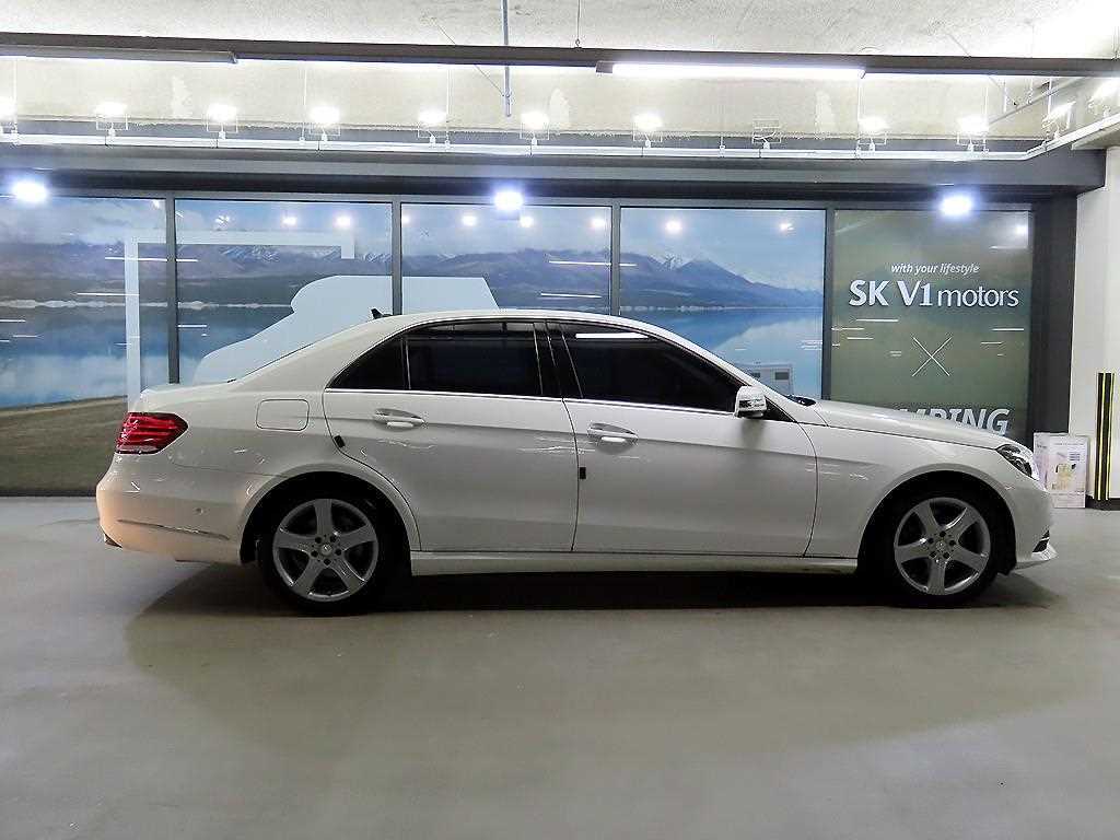 Mercedes Benz E class - Vista 3