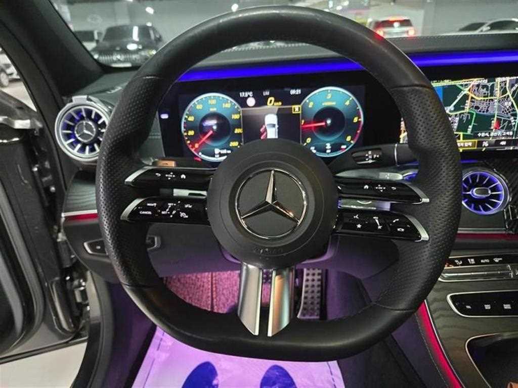 Mercedes Benz E class - Vista 7