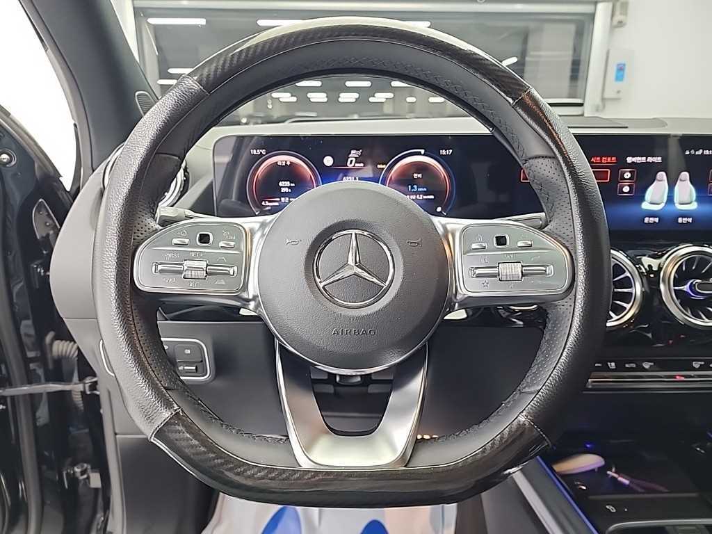 Mercedes Benz EQA - Vista 10