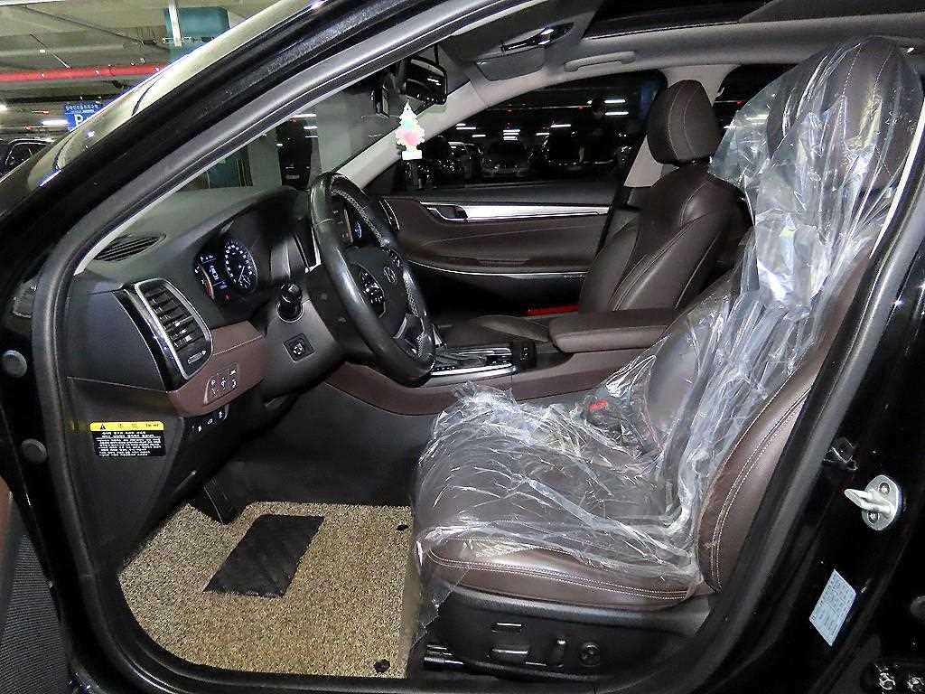 HYUNDAI Grandeur - Vista 6