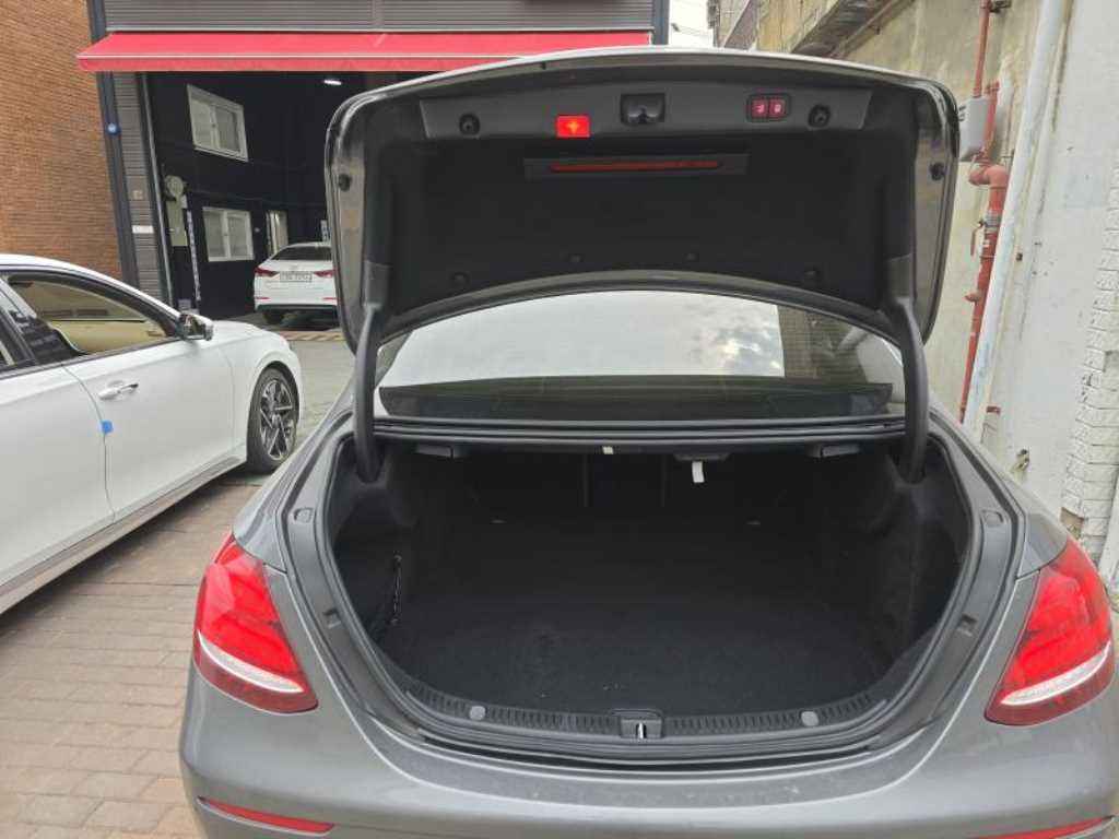 Mercedes Benz E class 2019 Gris - Importación desde Corea - HF Imports Iquique - Foto 18