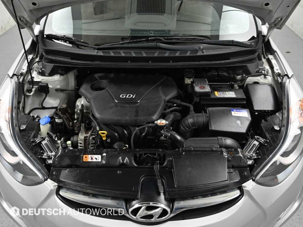 HYUNDAI Avante - Vista 6