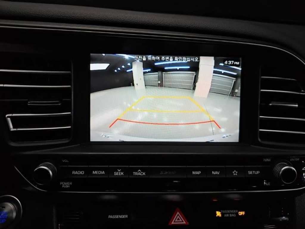 HYUNDAI Avante - Vista 10