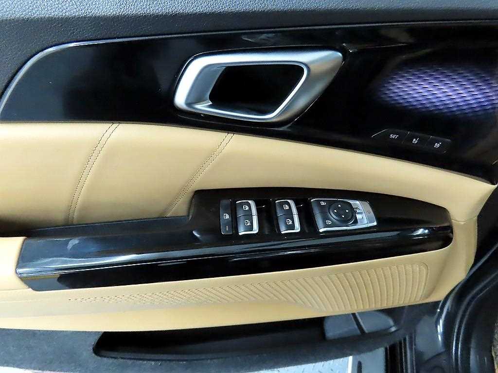 KIA Carnival - Vista 11