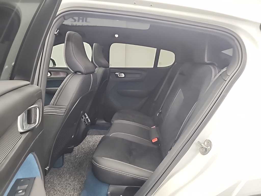 Volvo C40 Recharge - Vista 12