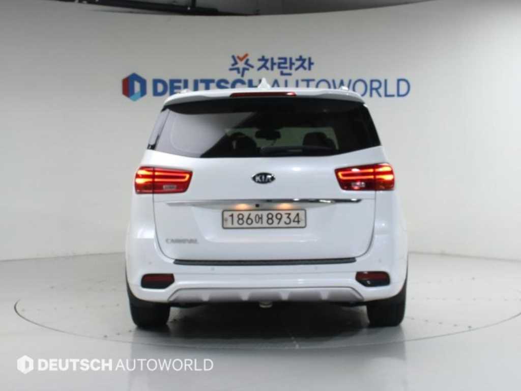 KIA Carnival - Vista 4