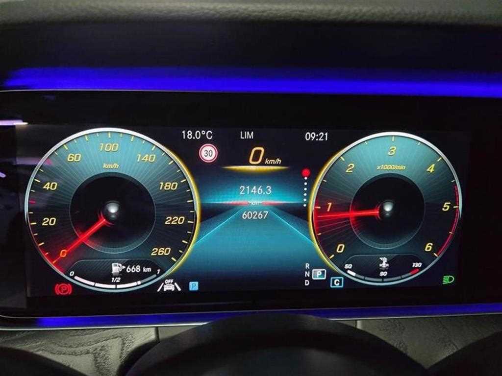 Mercedes Benz E class - Vista 8